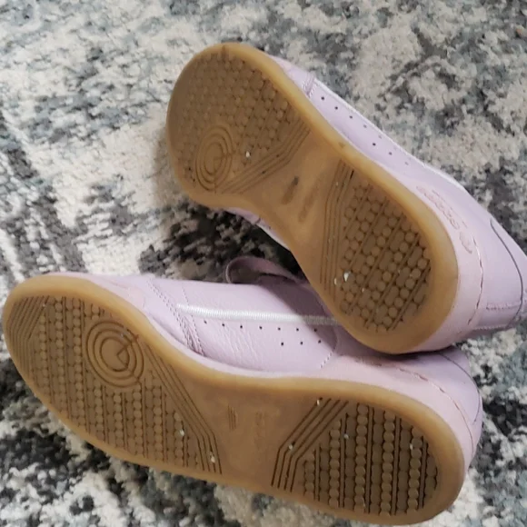 purple adidas 💜 - Picture 3 of 5